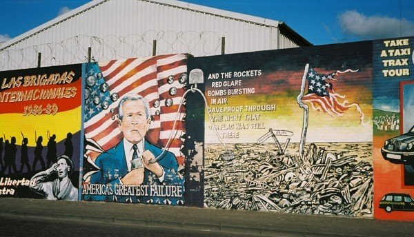Bobby Sands Mural景点图片