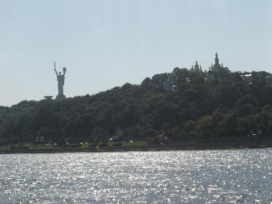 The Motherland Monument-基辅必去景点