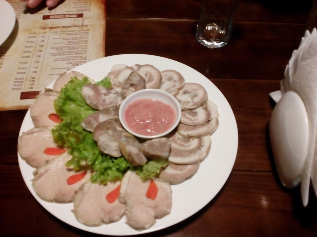 Pyryatyn餐馆和美食-Dilizhans Pub