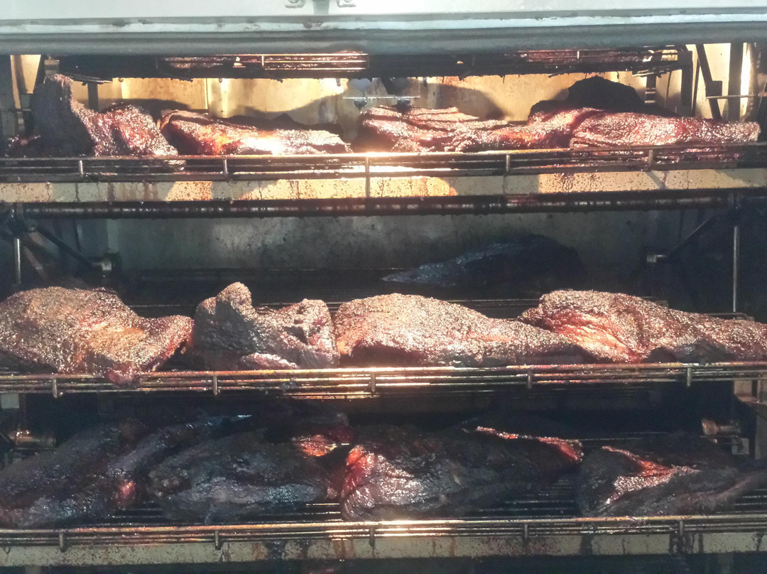 Mount Calm餐馆和美食-Axtell BBQ