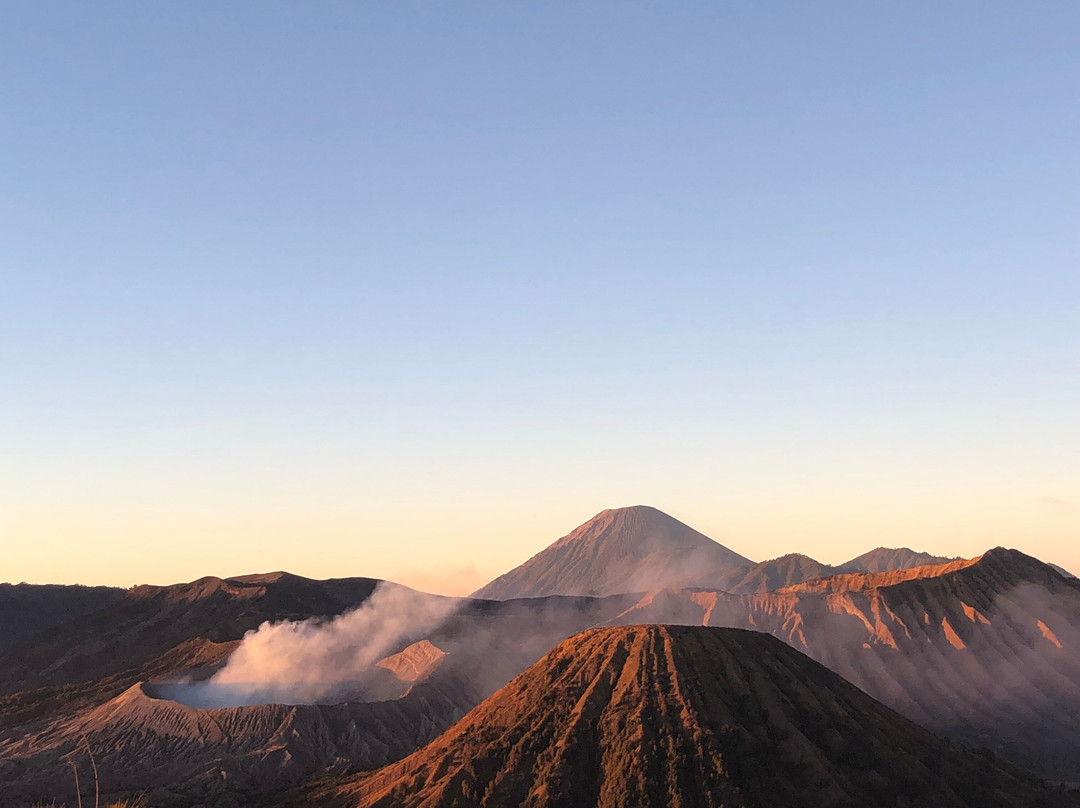 East Journey Travel-泗水必去景点