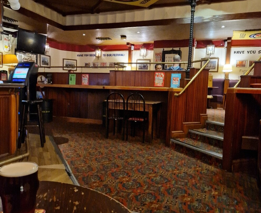 The Ship And Mitre Pub .