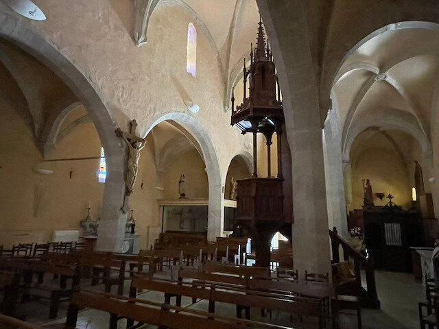 Eglise Saint-Sauveur-La Roquebrussanne必去景点