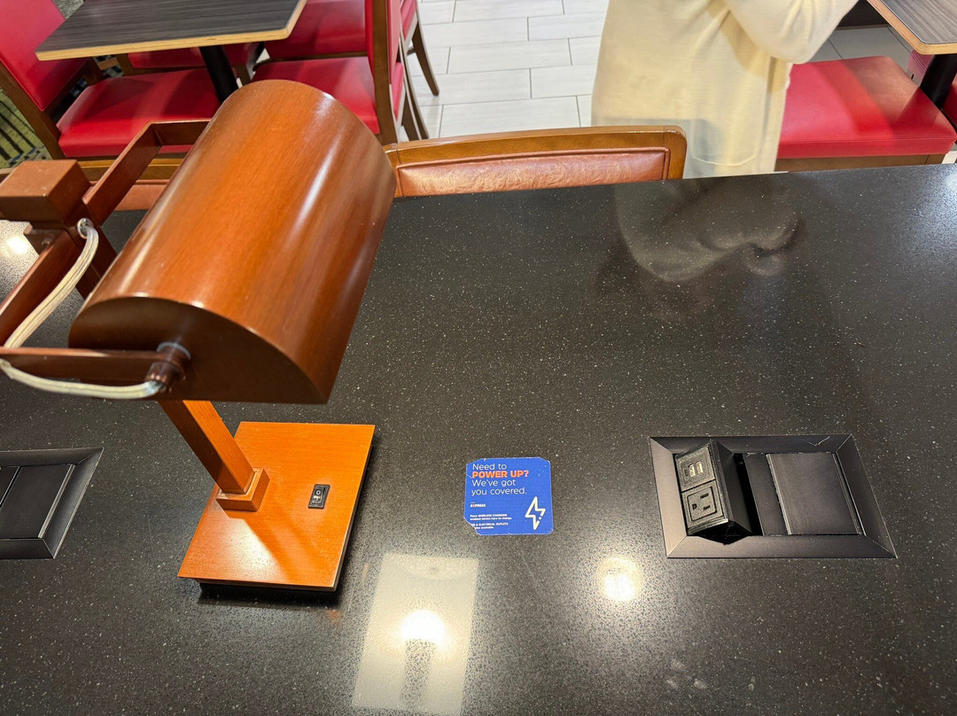 Holiday Inn Express & Suites Byron by IHG主图