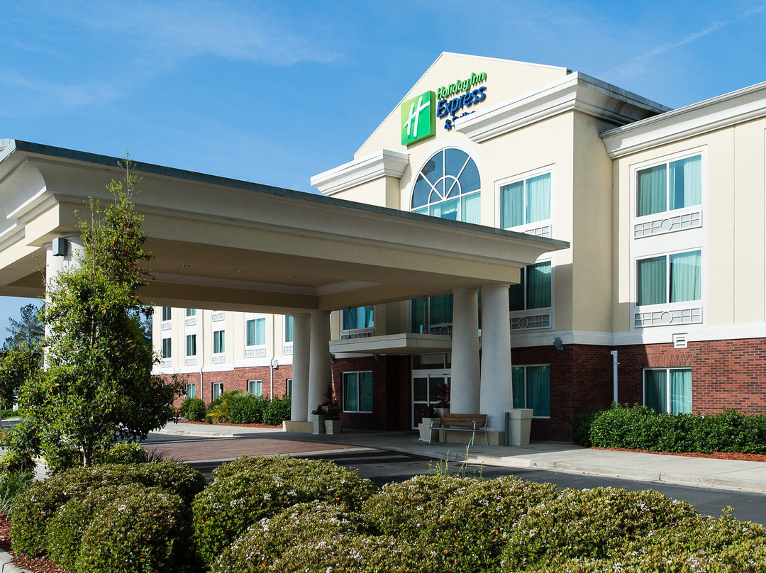 Holiday Inn Express & Suites Walterboro I-95 by IHG主图