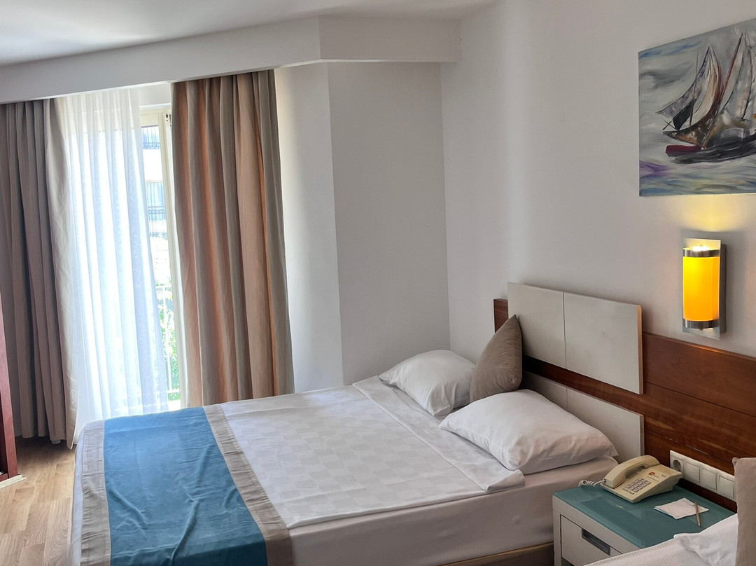 Zena Resort Hotel主图