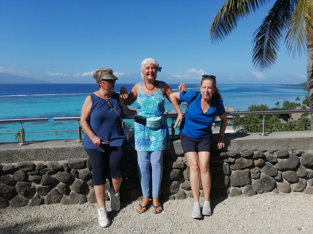 Moorea - Lady in blue-马哈雷帕必去景点