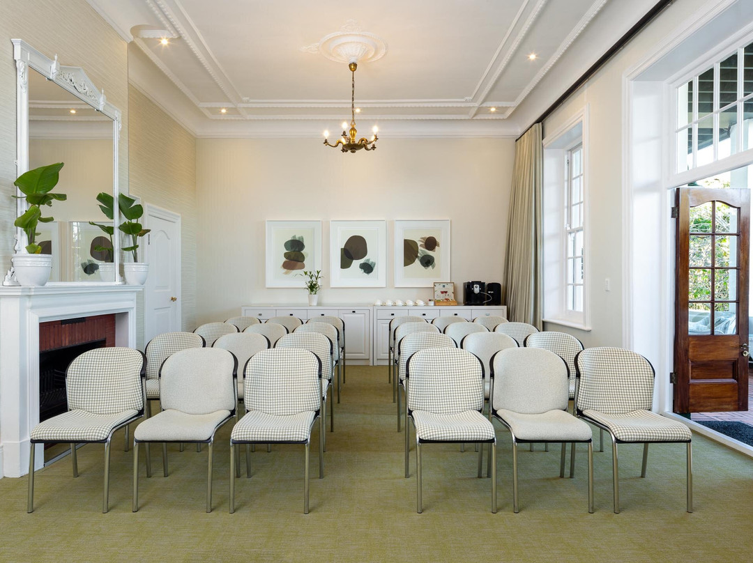 塞拉斯酒店主图