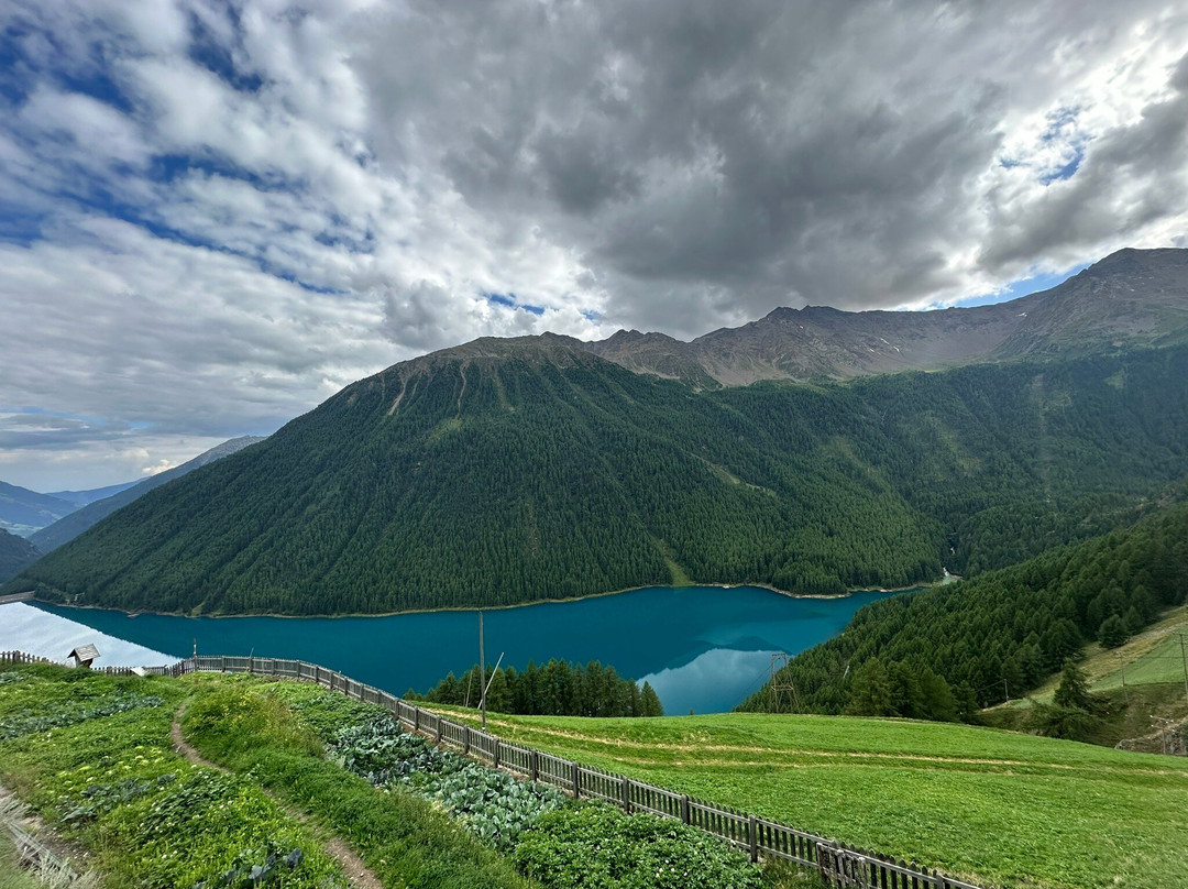 Lago di Vernago景点图片
