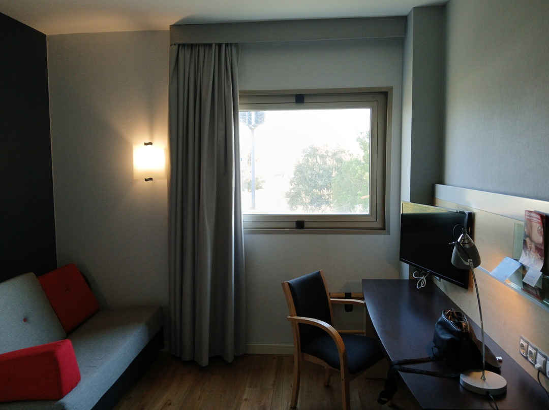 瓦伦西亚博内尔快捷假日酒店主图