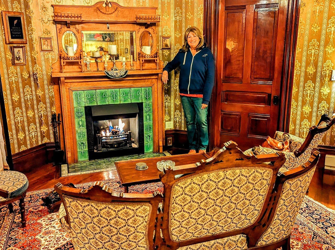 The Gingerbread Mansion Inn主图