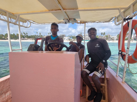 Ocean Wonder Dive Center-江比阿尼必去景点