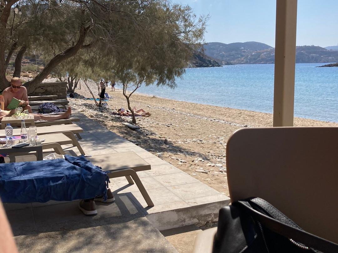 Delfini Beach Bar-Kini必去景点