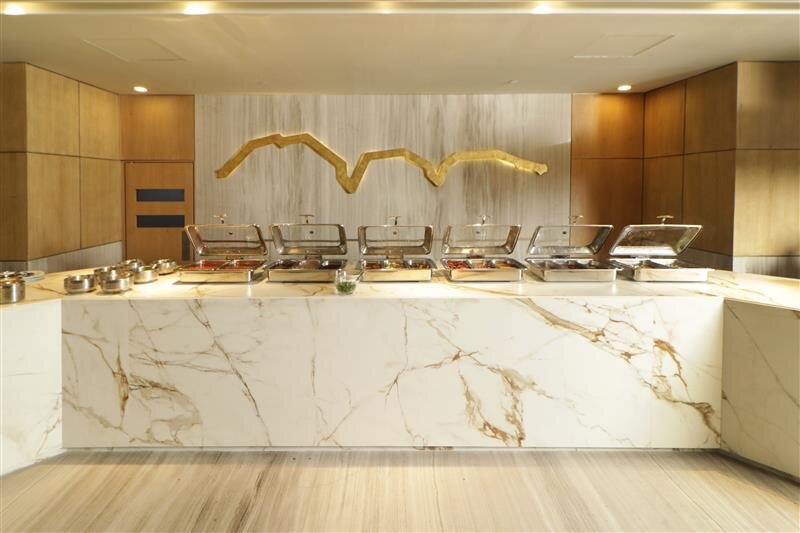 MS Milenium Monterrey, Curio Collection by Hilton-餐饮