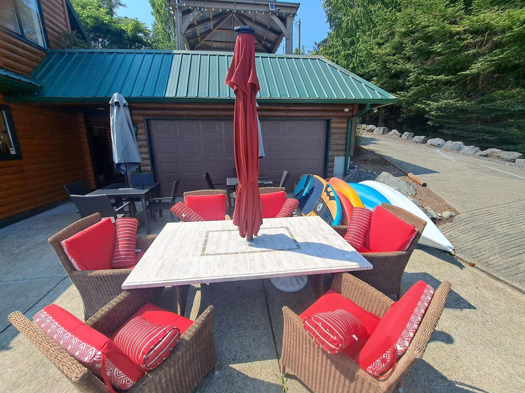 Qualicum Breeze Beach Resort主图