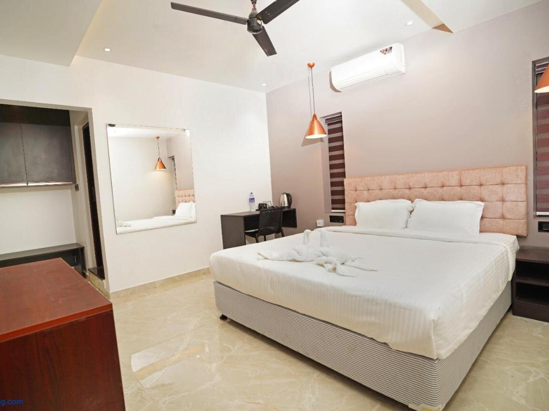 7 The Business Hotel
