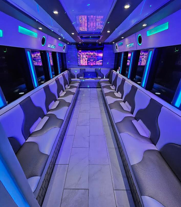 Red Star Luxury Transportation - Hill Country Tours-新布朗费尔斯必去景点