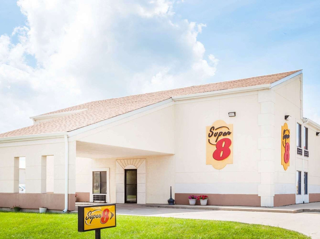 Super 8 by Wyndham Lincoln主图