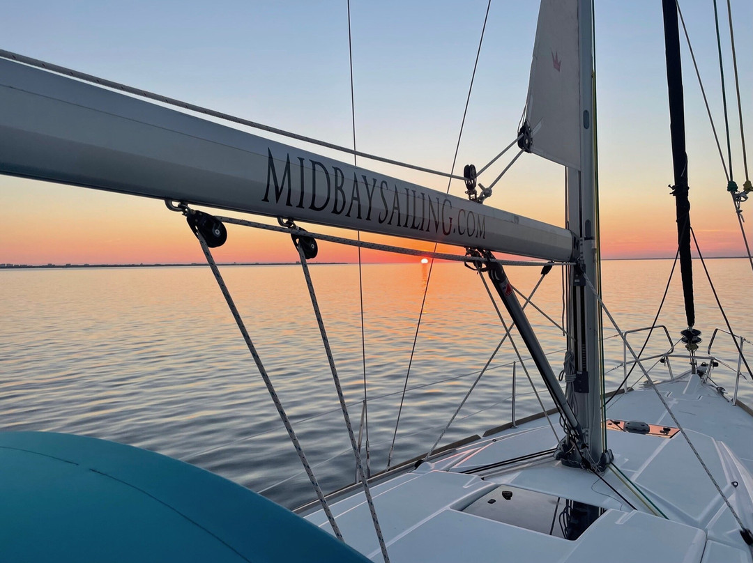 Midbay Sailing景点图片