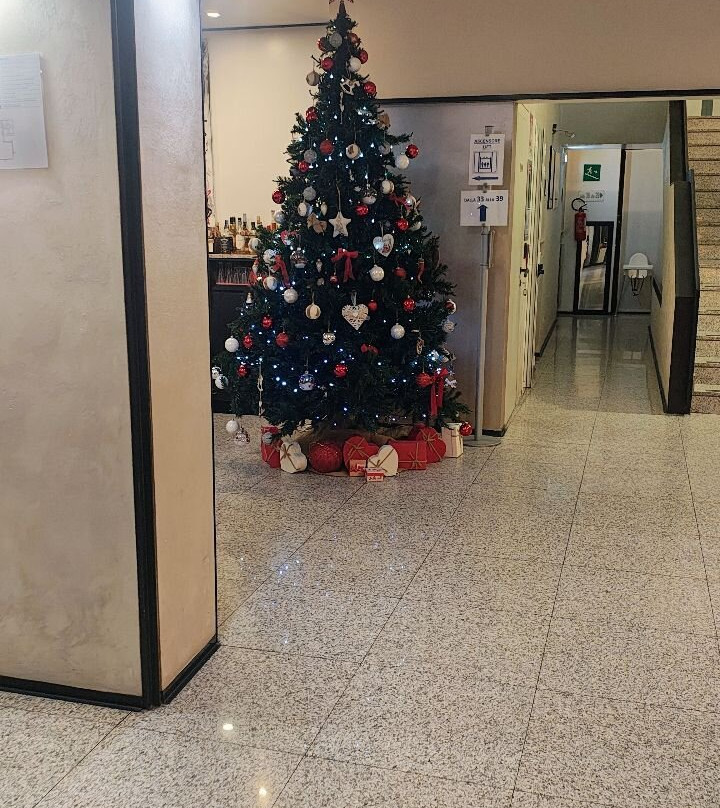 利斯酒店主图