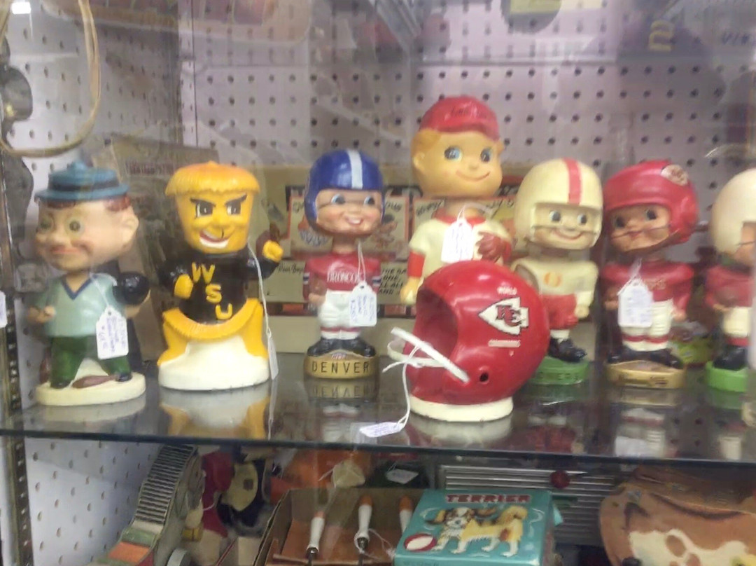 W D Pickers Antique Mall