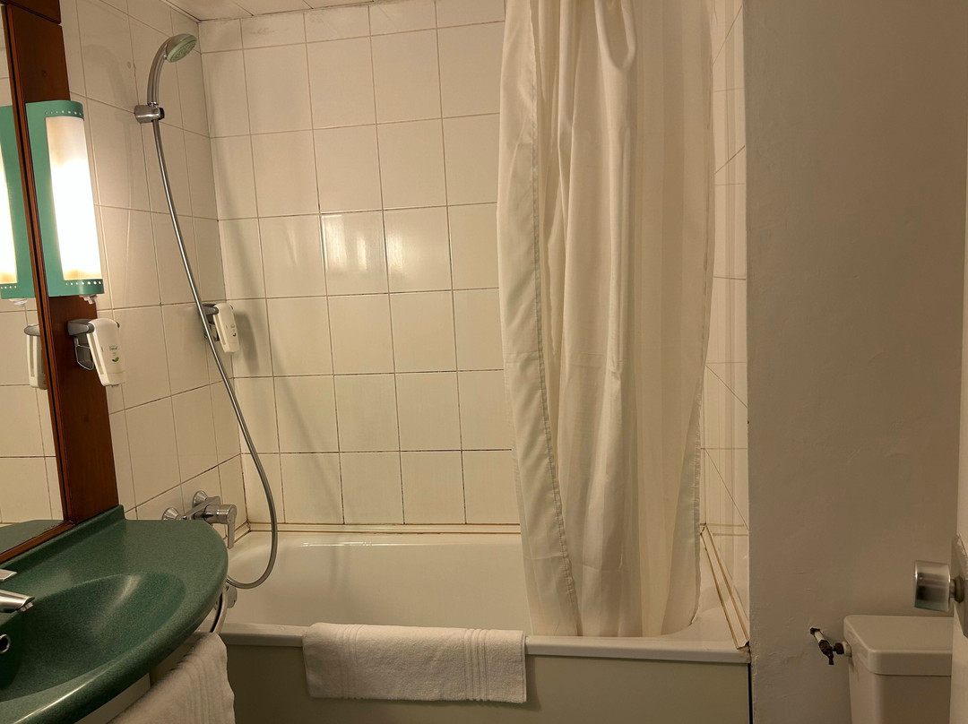 宜必思杜阿拉酒店主图