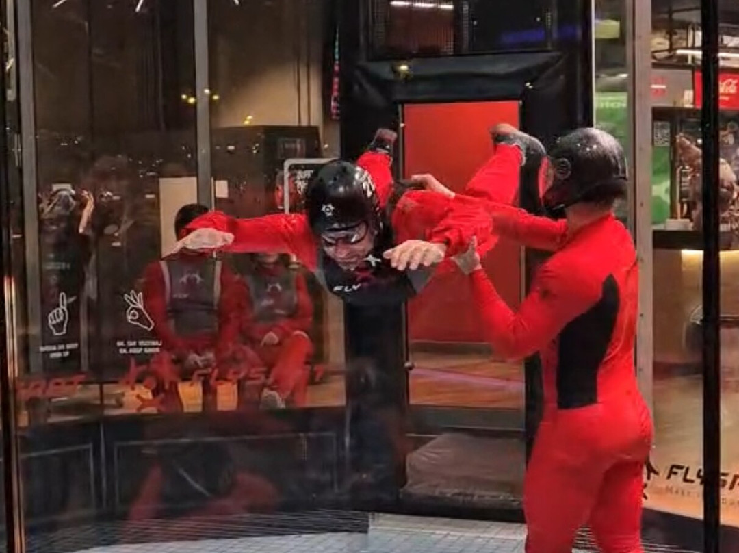 Flyspot Warszawa -  Indoor Skydiving-马佐夫舍奥扎鲁夫必去景点
