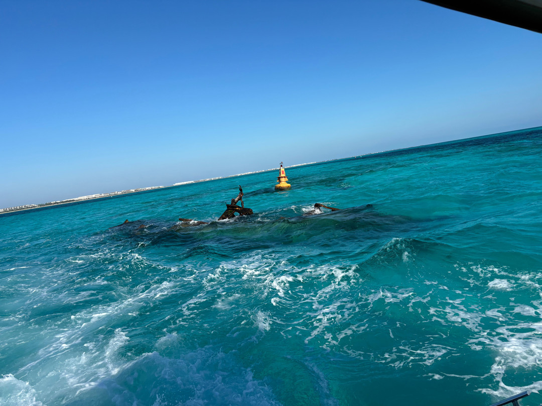 Paradise Luxury Yachts景点图片