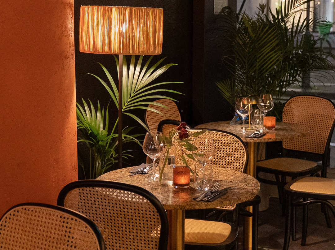 Bennie Restaurant & Bar