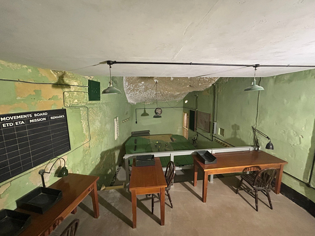 War HQ Tunnels景点图片