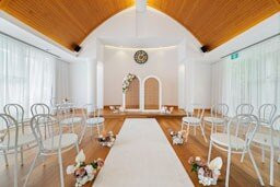 冲浪者天堂皇冠假日酒店主图