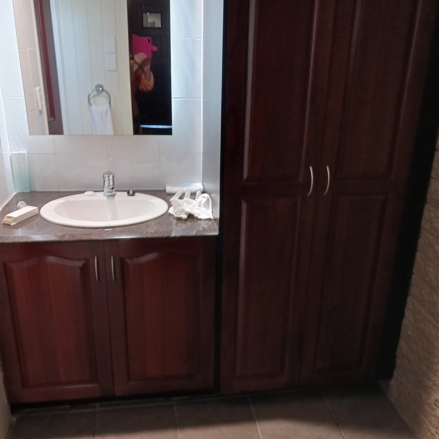 Country Plaza Motor Inn-官方