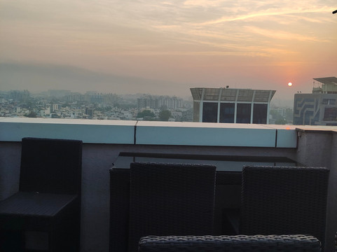 苏拉特拉米国际酒店主图