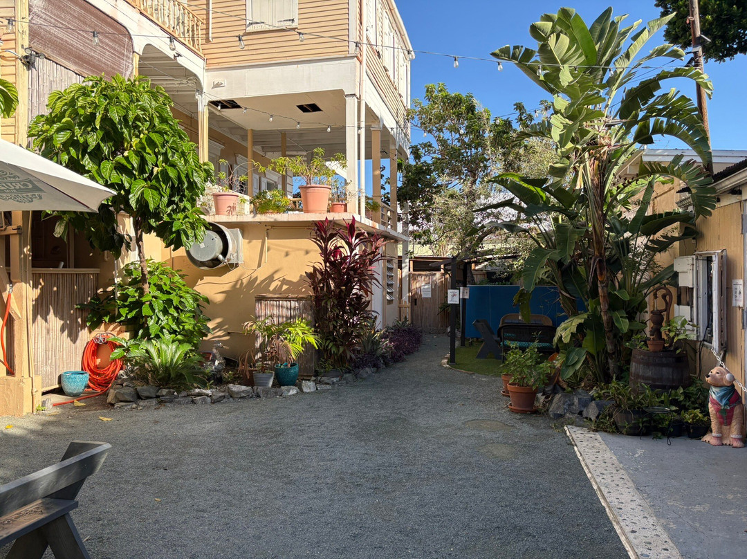 Victoria House主图