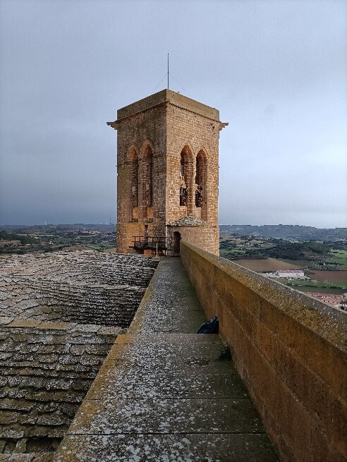 Iglesia-Fortaleza de San Saturnino-Artajona必去景点