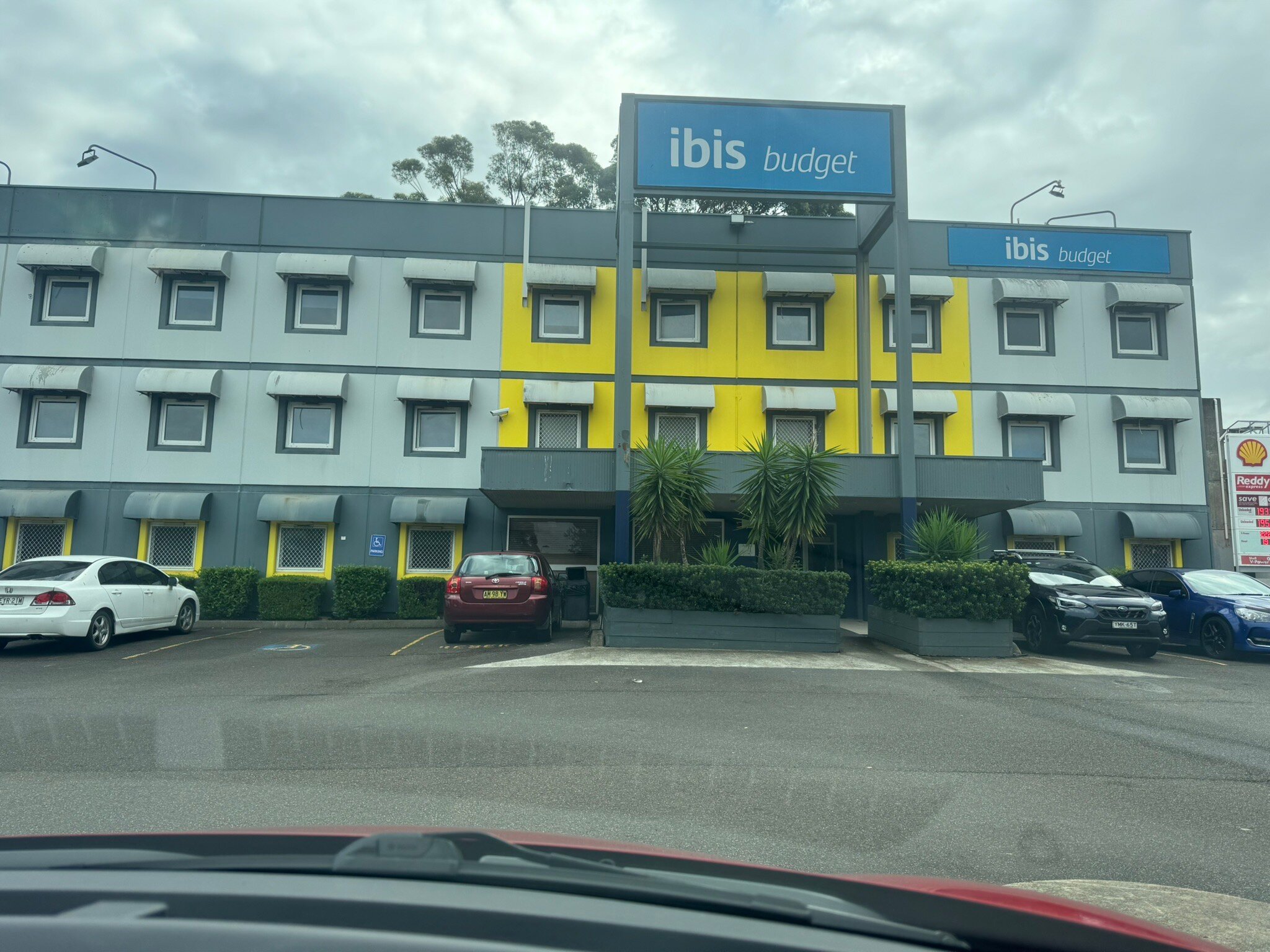 埃菲尔德一级方程式汽车旅馆-官方