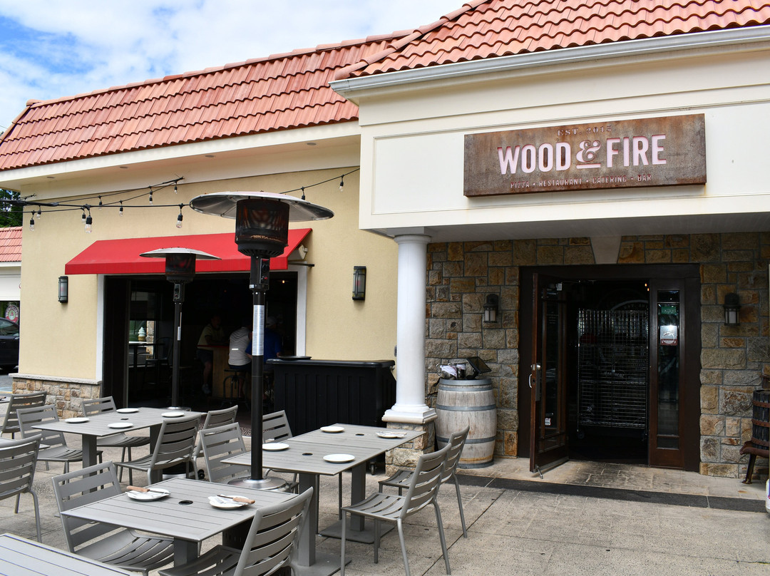 Pleasantville餐馆和美食-Wood & Fire Neapolitan Style Pizza