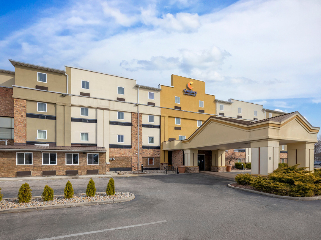Comfort  Inn And Suites