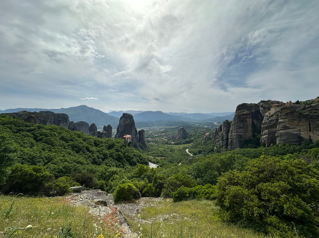 Meteora Thrones - Travel & Tourism Center-卡兰巴卡必去景点
