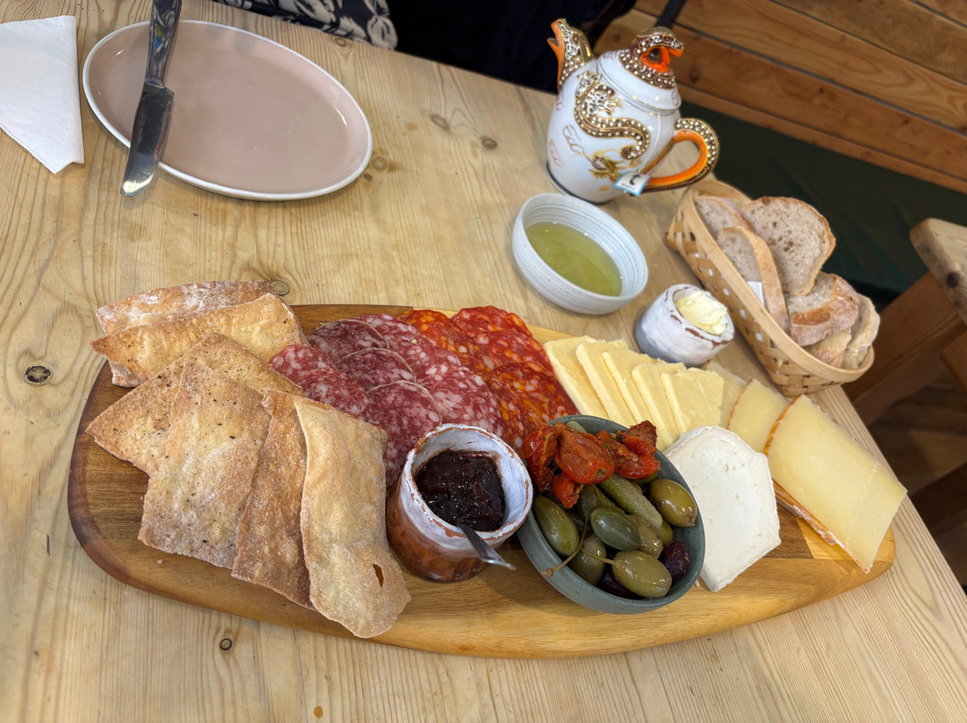 Mamars Artisan Bakery & Licensed Delicatessen