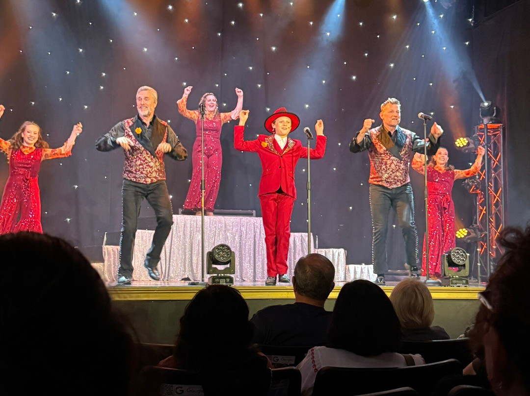 Array: Mountain of Entertainment Theater-皮金福奇必去景点