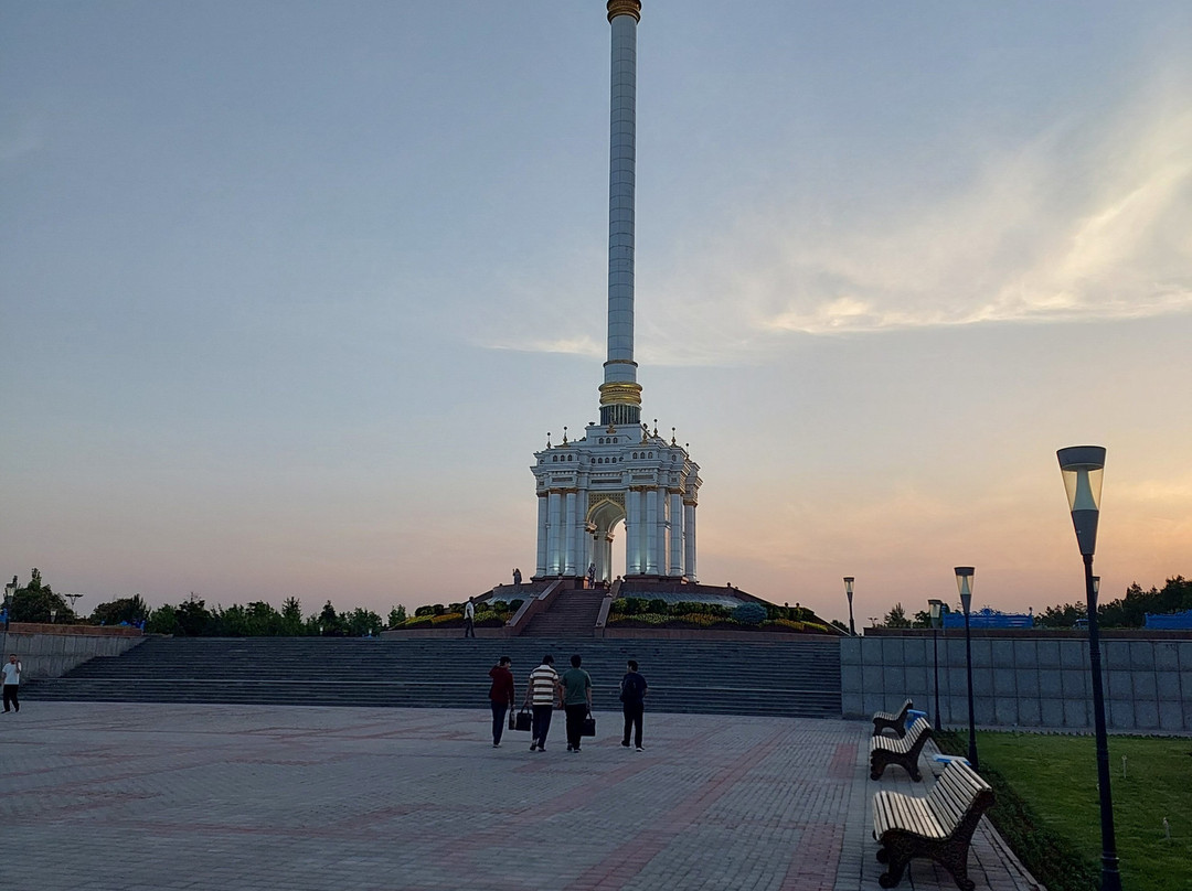 Stele with the Emblem of Tajikistan-杜尚别必去景点