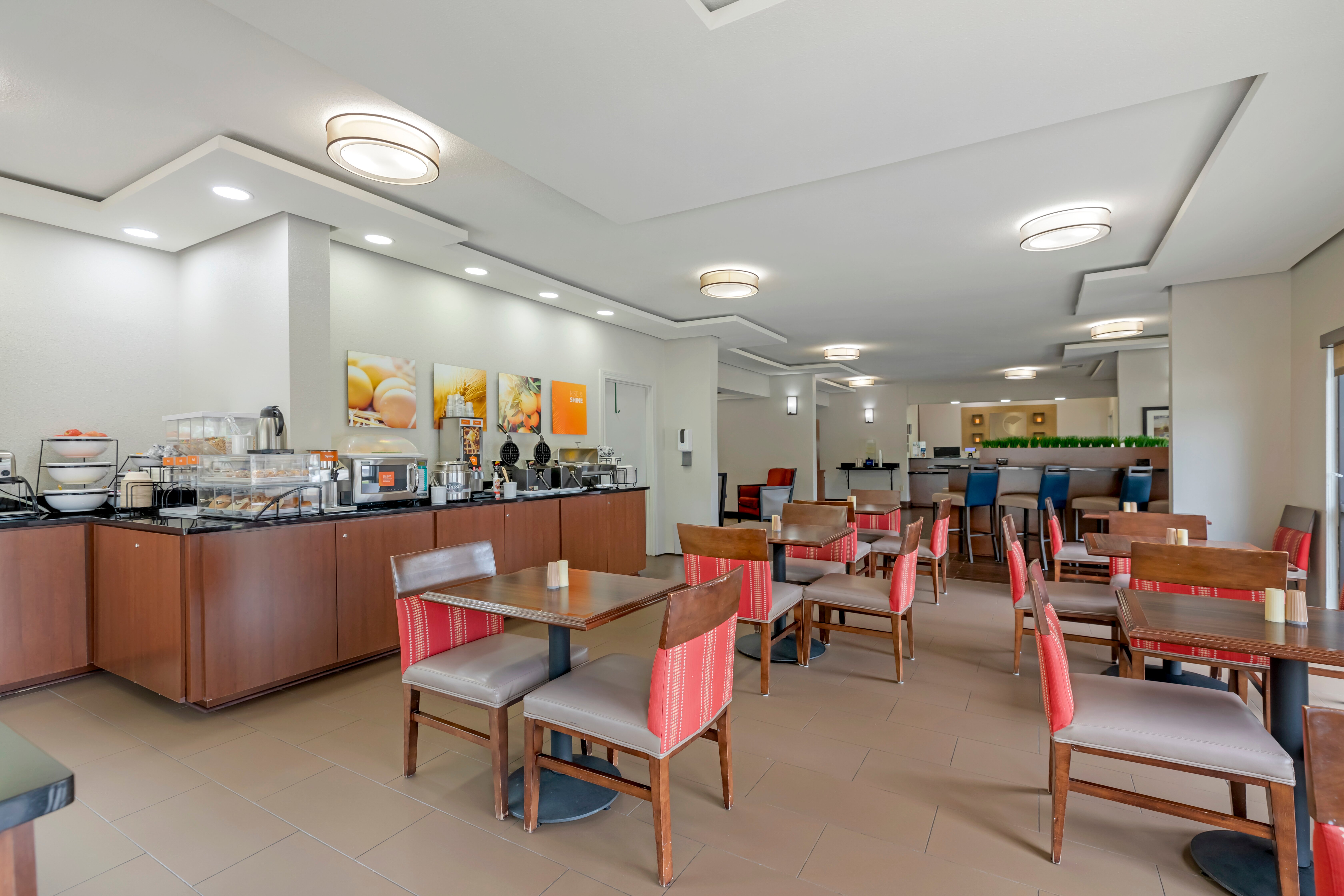 Comfort Inn & Suites Covington - Mandeville-餐饮