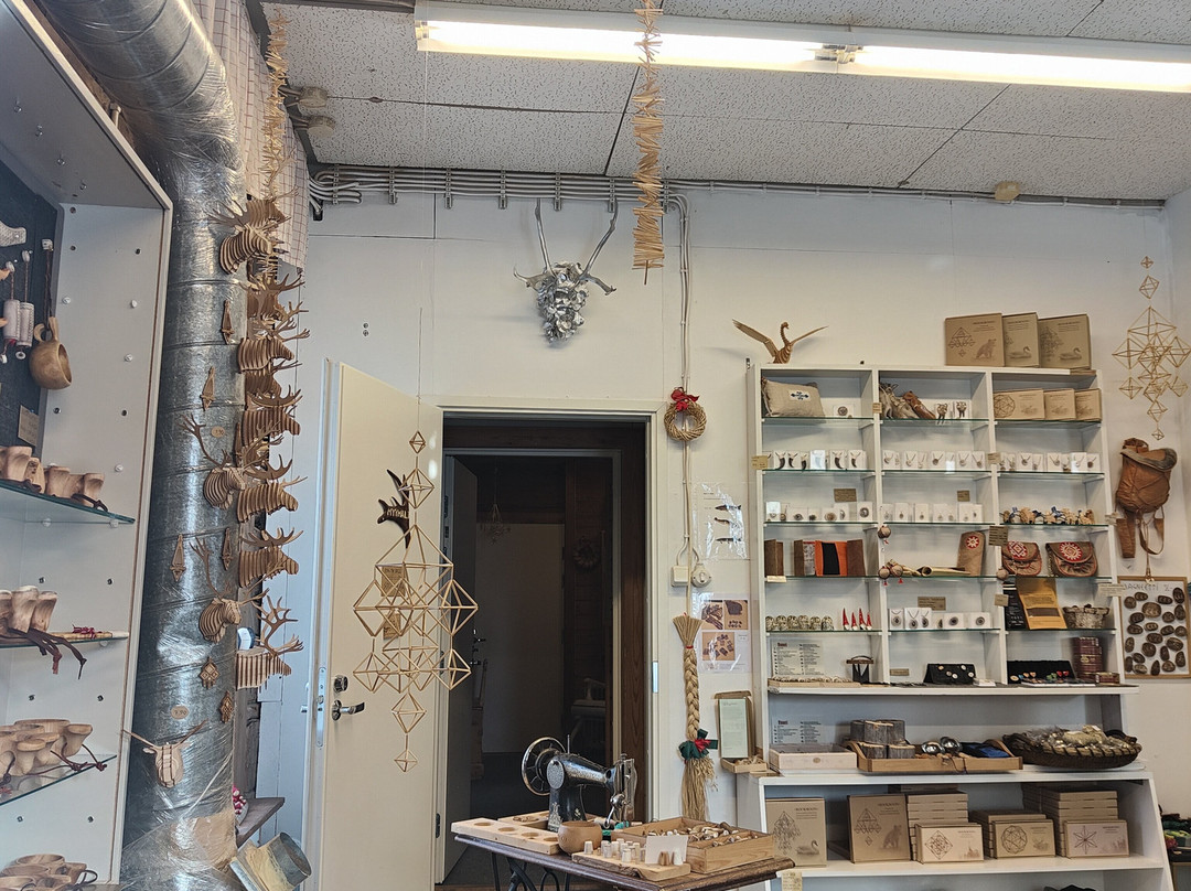 LAURI Handicraft Shop & Atelier-罗瓦涅米必去景点