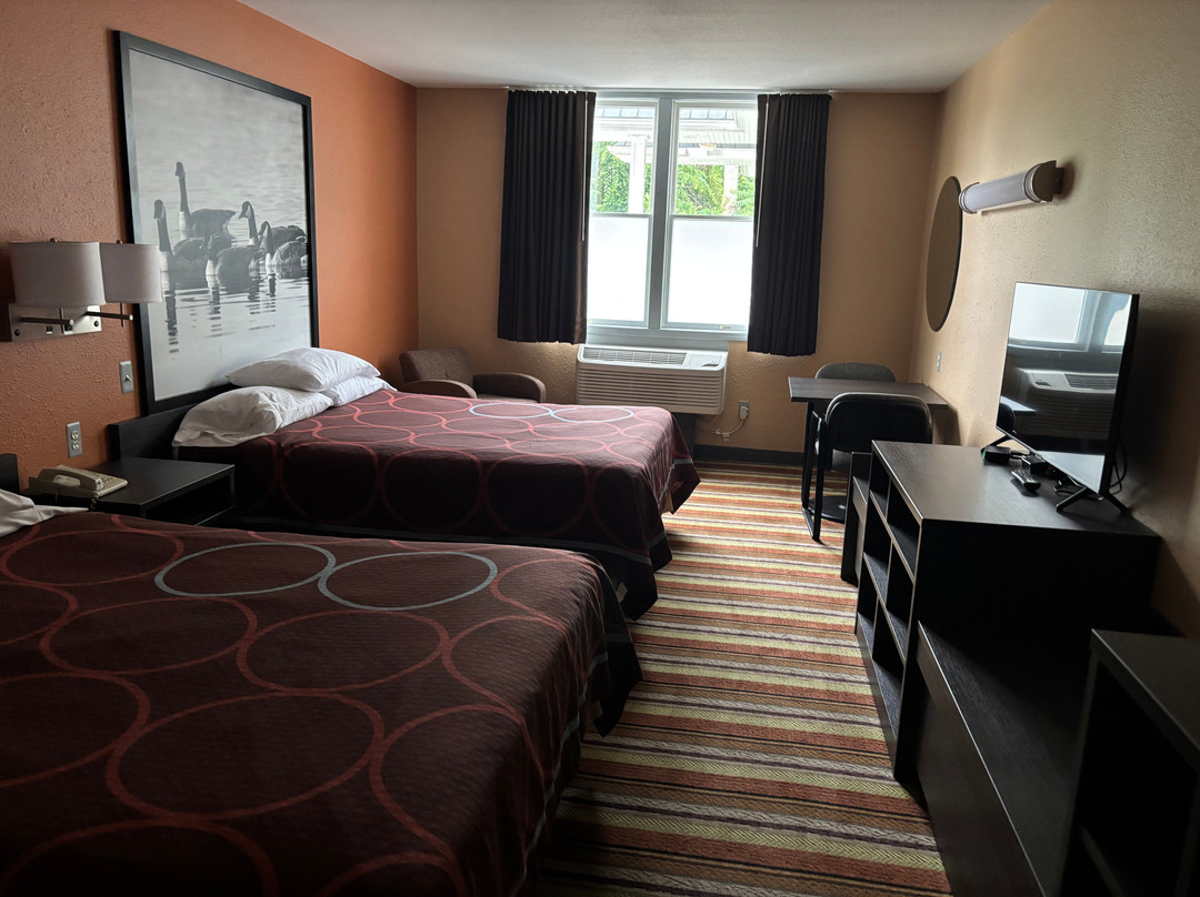 Super 8 by Wyndham Brooklyn主图