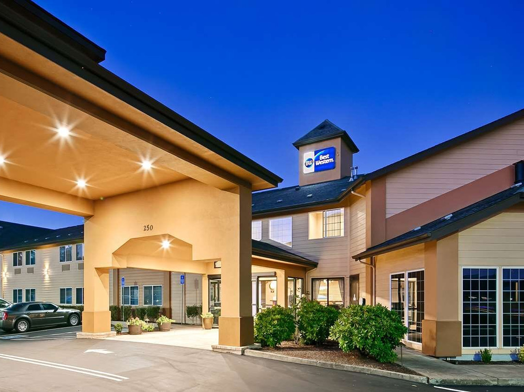 Falls City酒店住宿-Best Western Dallas Inn & Suites