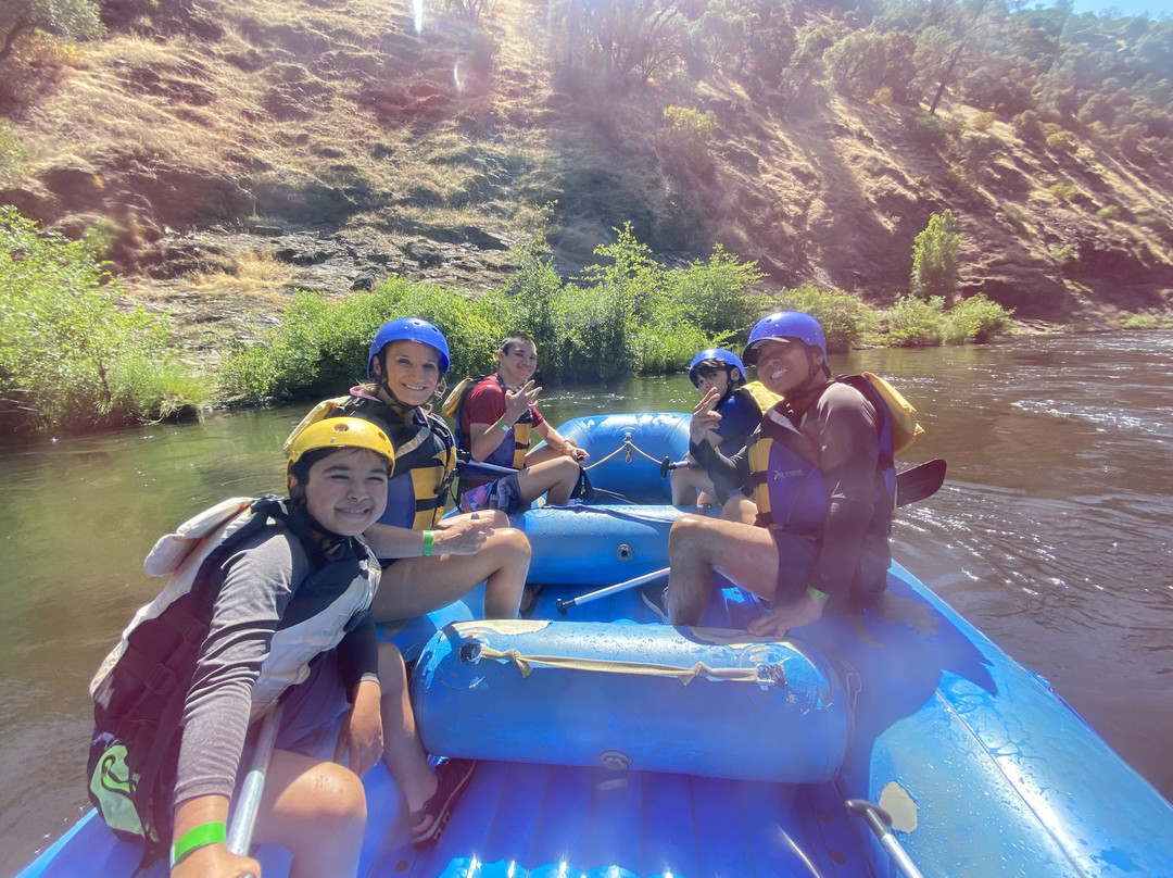 Action Whitewater Adventures-Lotus必去景点