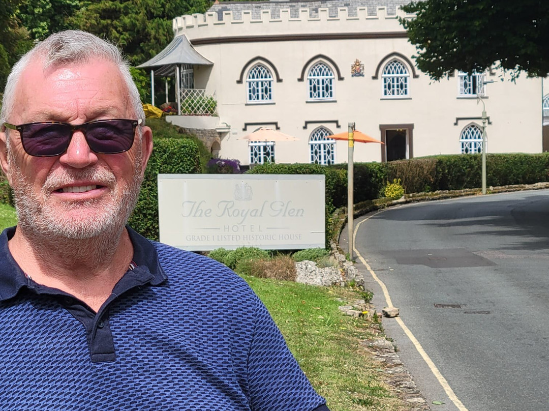Royal Glen Hotel主图