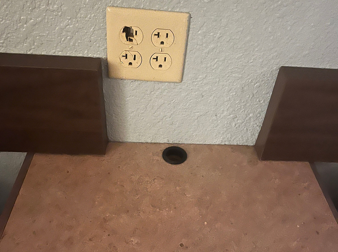 Super 8 by Wyndham Findlay主图