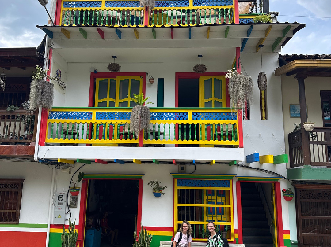 40 Amigos Hotel主图